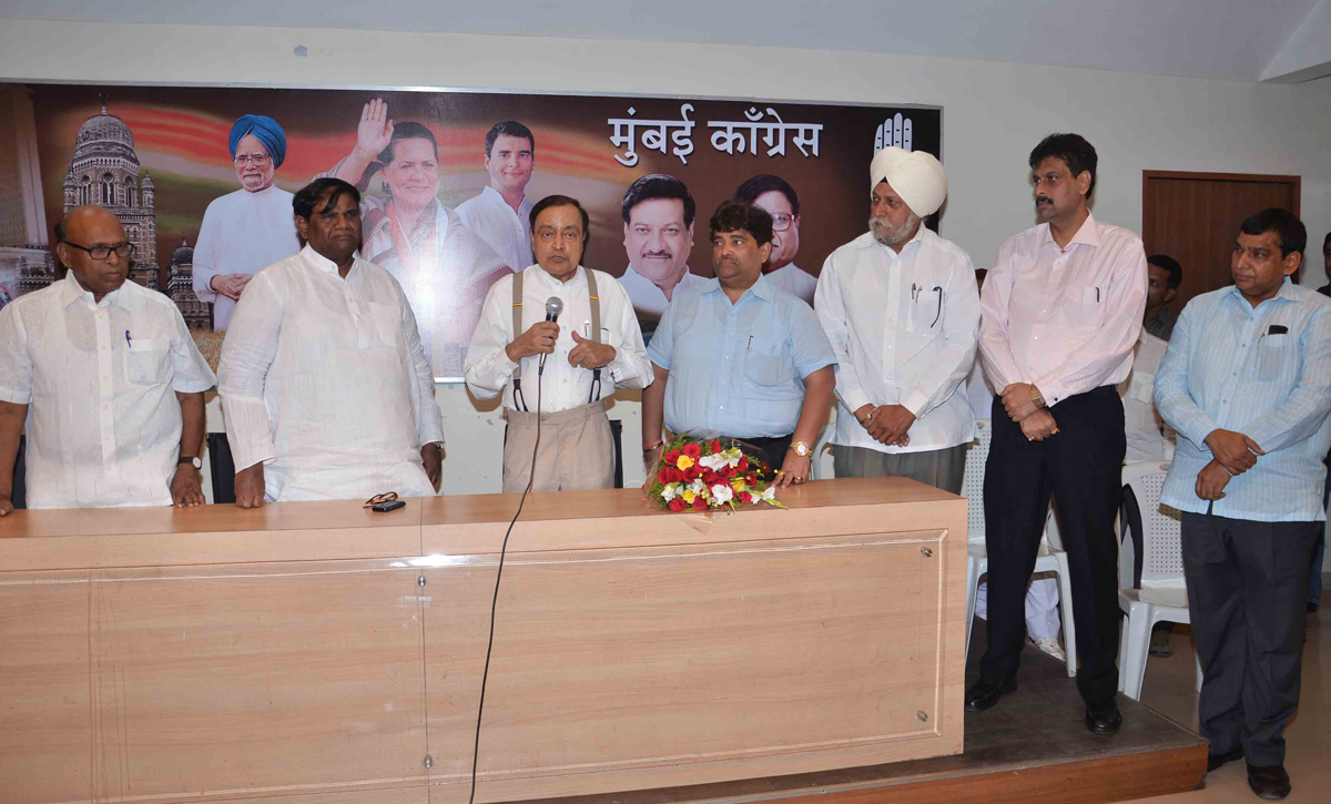 M.P. & EX UNION MINISTER MURLI DEORA VISIT AT MUMBAI CONGRESS RAJIV GANDHI BHAVAN AZAD MAIDAN.