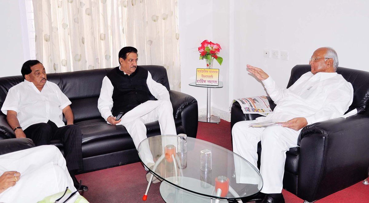 NCP CHIEF & UNION MINISTER SHARAD PAWAR, CHIEF MINISTER PRITHVIRAJ CHAVAN & MINISTER NARAYANRAO RANE AT KANKAVLI.