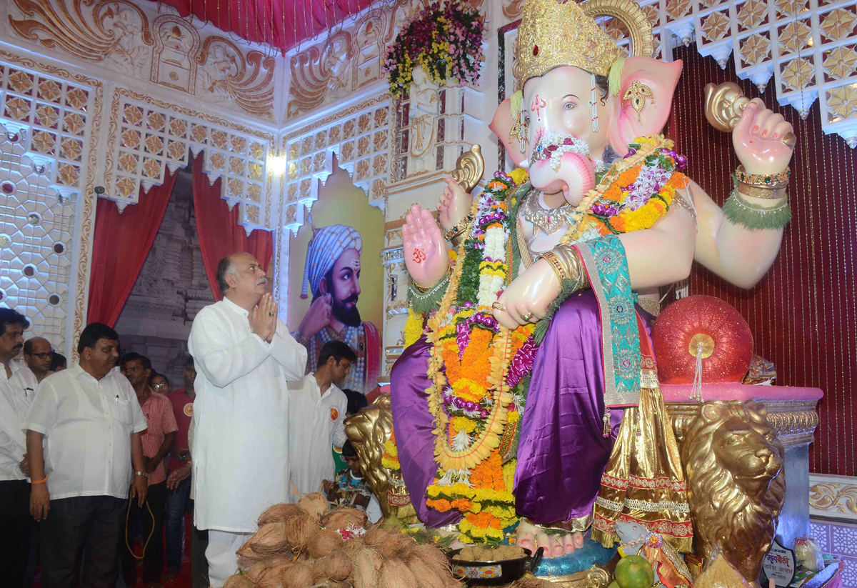 AICC Gen.Sec.Gurudas Kamat Ganpati Darshan at Andheri.