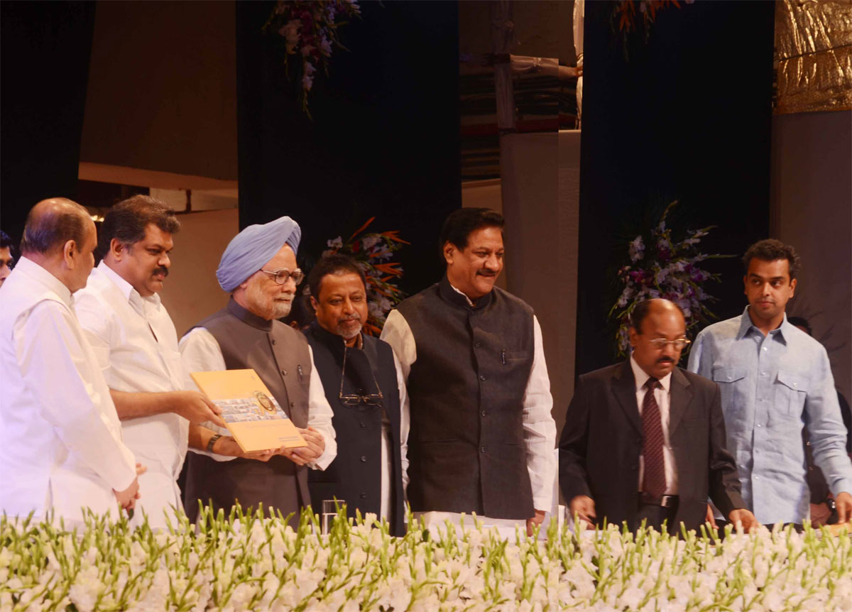PRIME MINISTER DR.MANMOHAN SINGH VISITED MUMBAI .