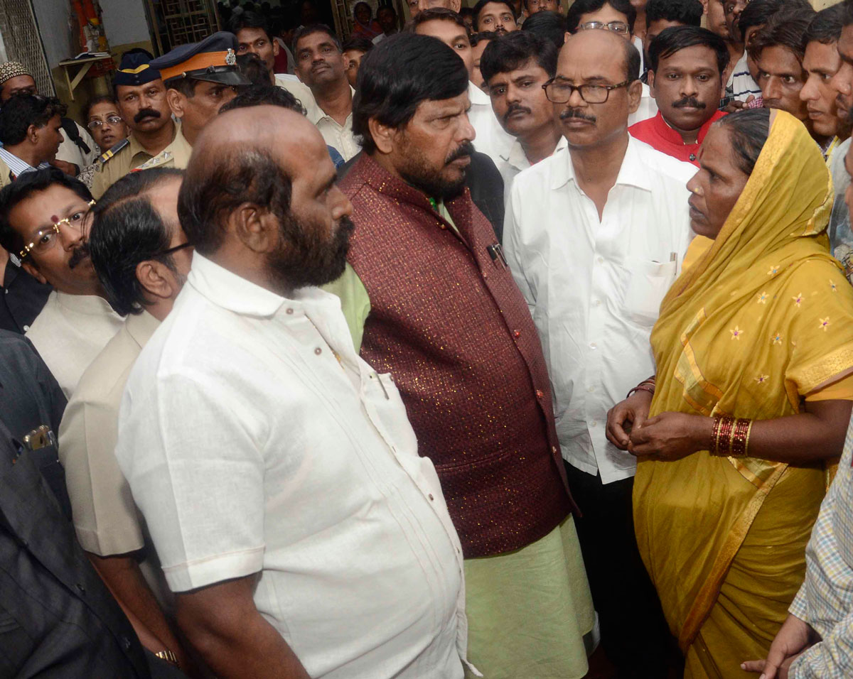 RPI Mass Leader Central Social Justice & Empowerment MoS Ramdas Athawale visIt Nashik Talegaon Civil Hospital & J.J.Hospital in Mumbai.
