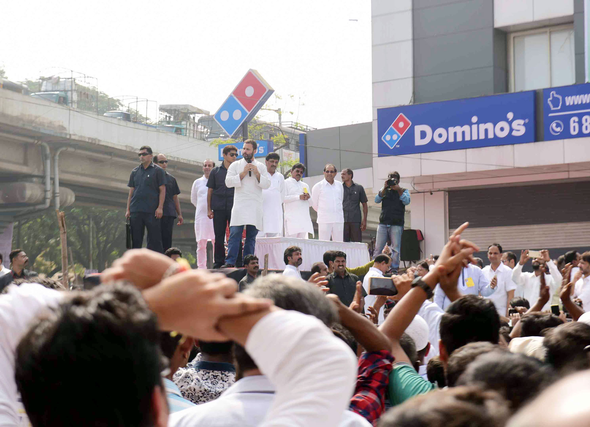 All India Congress Vice President Rahul Gandhi at Bhiwandi Court on his way to airport he met People in Queue outside Banks & ATM at Vakola SBI & Canara Bank.