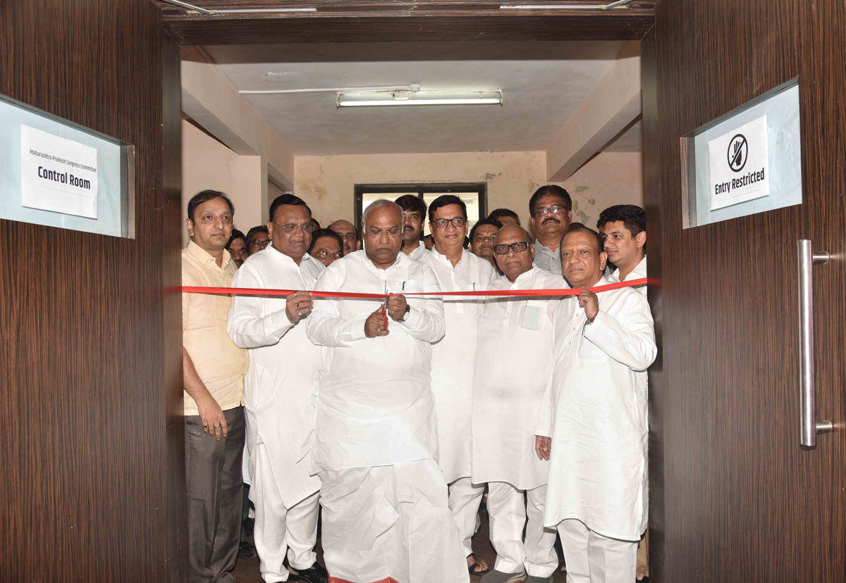 MPCC Social Media Control Room (WAR ROOM) Inauguration by AICC Gen.Sec.& Maharashtra Congress Party observer Mallikarjun Kharge at Tilak Bhavan.