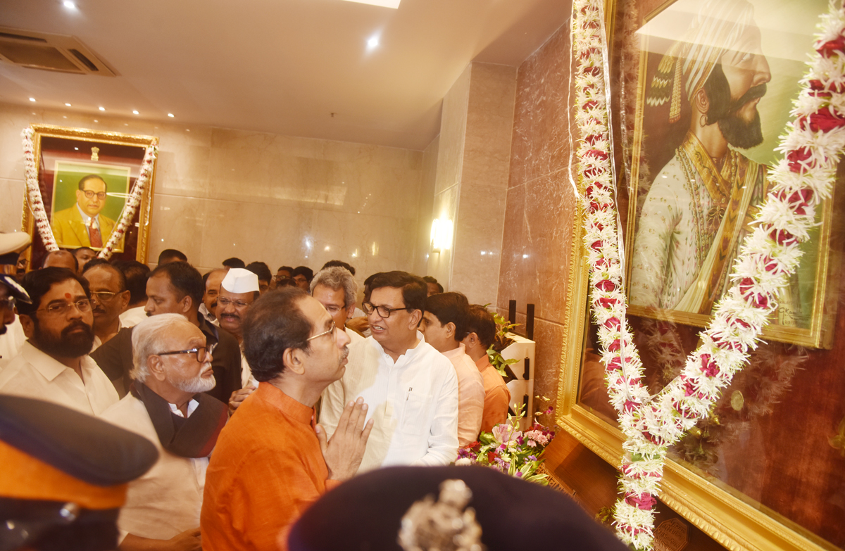 Chief Minister Uddhav Thackarey with Team at Mantralay on First Day.