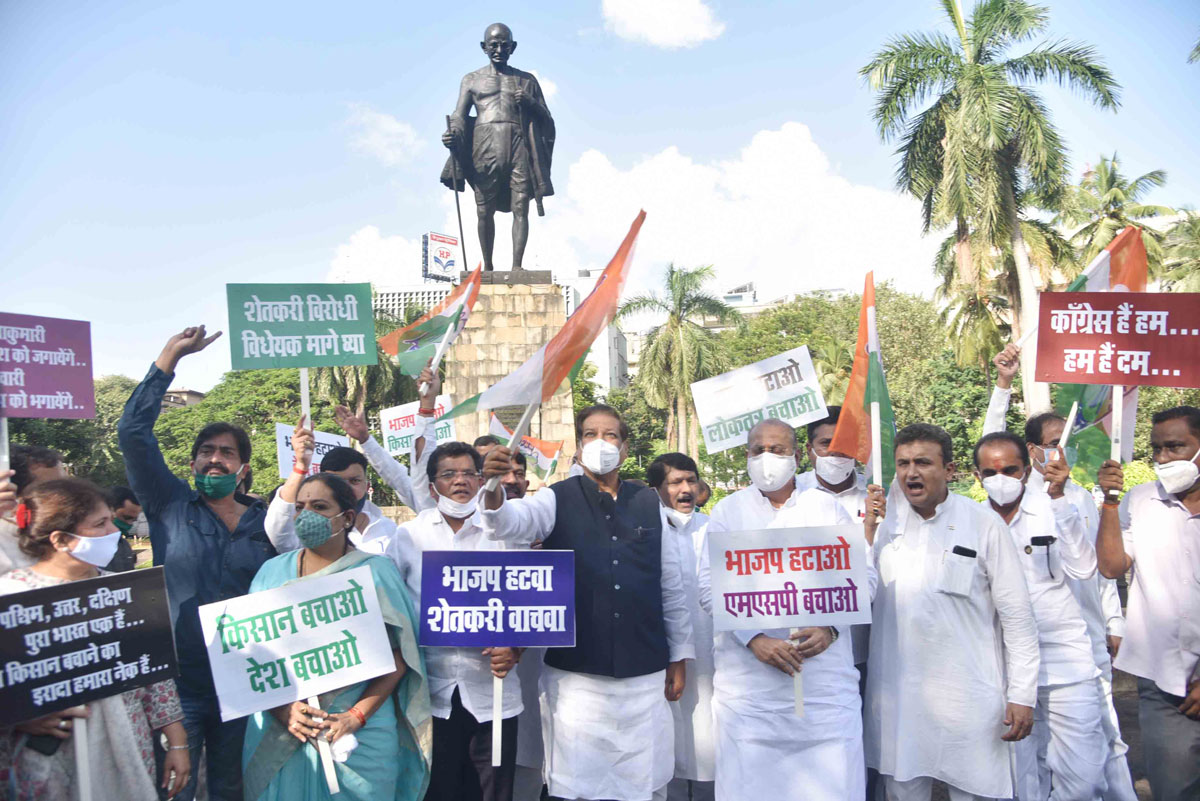 MPCC Congress Party Leaders Protest at Mahatma Gandhi Statue Near Mantralaya on Farmers Issue There after Congress delegation led by MPCC Leaders Meets Governor of Maharashtra Bhagat Singh Koshyari at Raj Bhavan, Mumbai