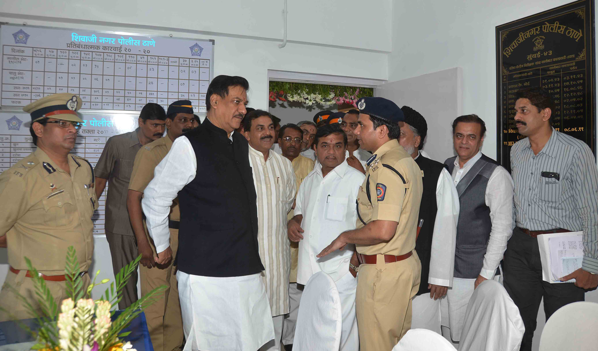 CHIEF MINISTER PRITHVIRAJ CHAVAN,HOME MINISTER R.R.PATIL & MINISTER MOHD.ARIF NASEEM KHAN INAUGURATED GOVANDI SHIVAJI NAGAR POLICE STATION & ANDHERI SAHAR POLICE STATION.