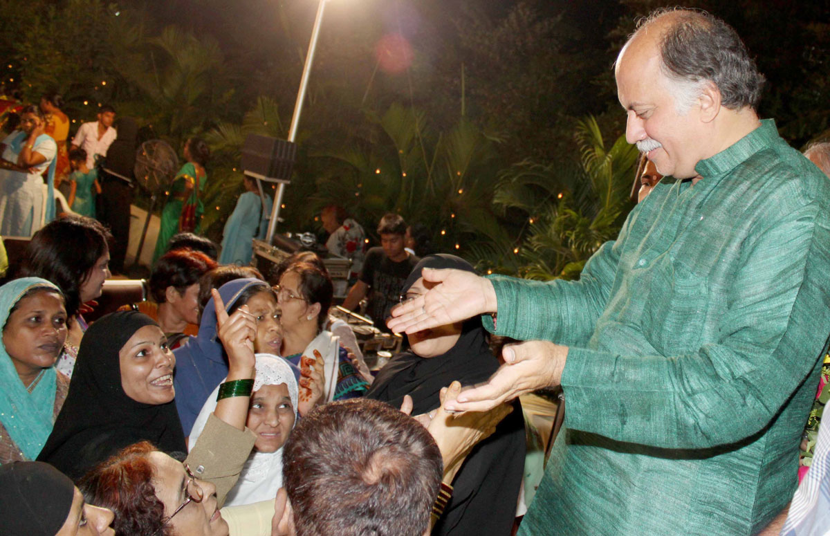 MP.& EX,MIN.GURUDAS KAMAT IN MAHILA MELAVA AT VERSOVA ANDHERI.