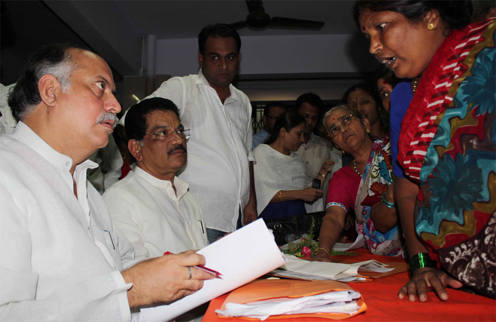 EX.MINISTER & MP.GURUDAS KAMAT JANSAMPARK ABHIYAN .