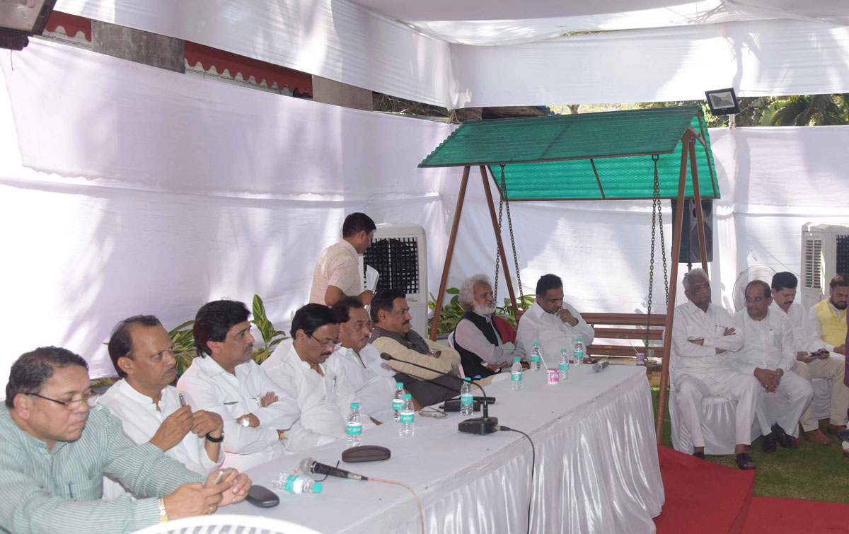 #Budget Session: Ruling Party & Opposition Party Leaders at Vidhan Bhavan Mumbai.