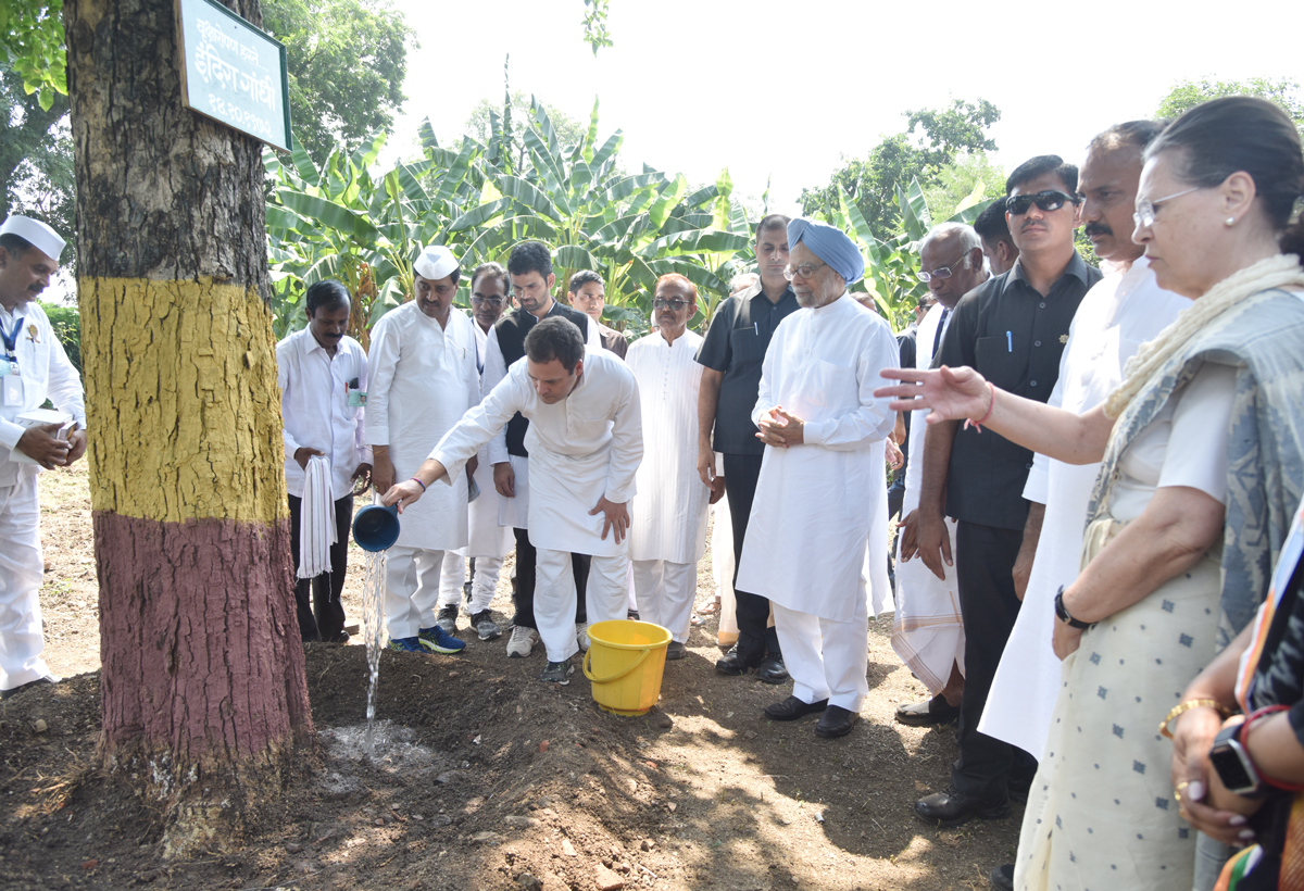 Congress Leader's to Pay Homage to Mahatma Gandhiji on his 150th Birth Anniversay at Gandhi Ashram Sevagram Wardha.