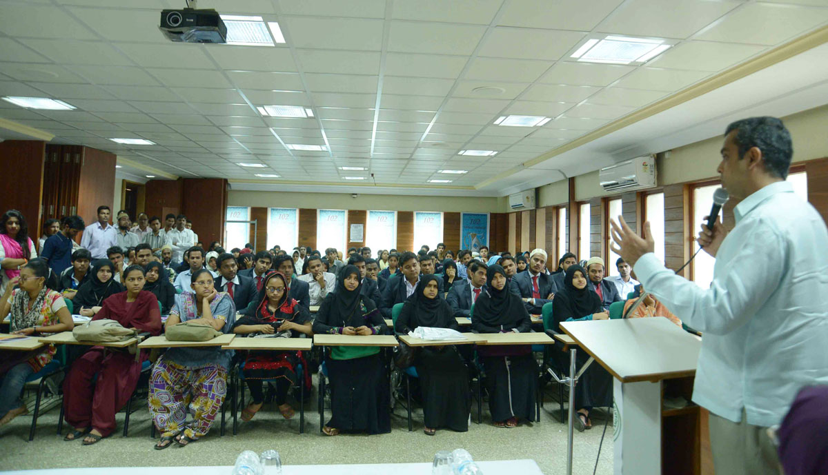 South Mumbai MP.& Union Minister MILIND DEORA Interactive Session with College Students at Burhani College Mazagaon.