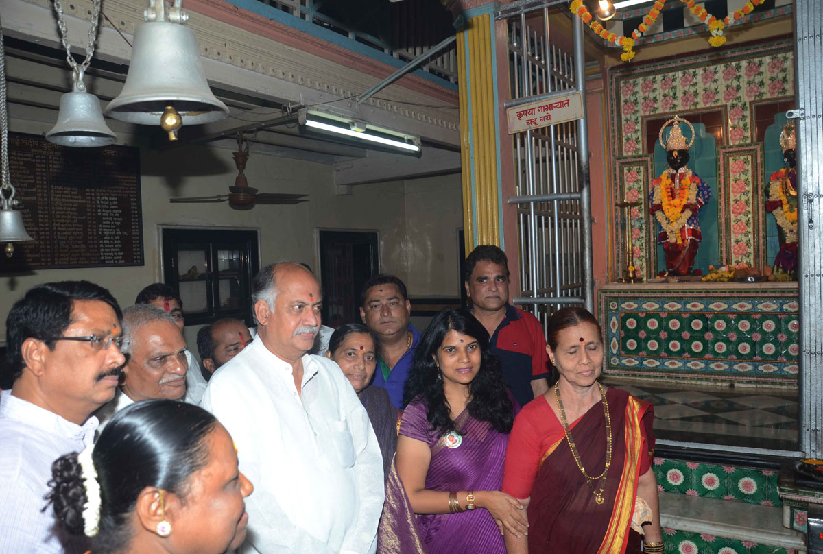 Congress-NCP North-West MP.Candidate Mr.Gurudas Kamat at Juhu.