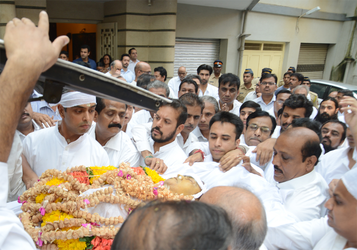 Senior Congress Leader & Ex.Union Minister Murli Deora Funeral in Mumbai.