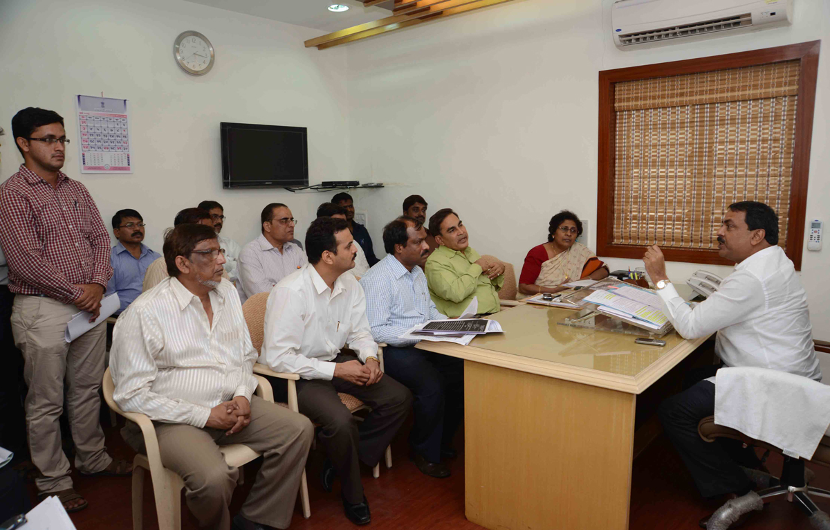 MINISTER MOHD. ARIF NASIM KHAN WITH MINORITY GOVERMENT  EMPLOYEES.