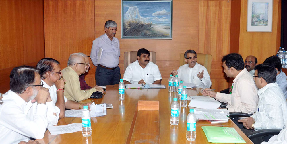 MINISTER SACHINBHAU AHIR & MLA.AMIN PATEL AT MAHADA OFFICE BANDRA.