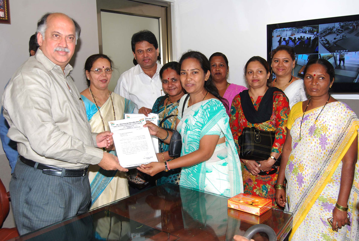 UNION MOS FOR HOME MINSTER SHRI GURUDAS KAMAT AT ANDHERI.