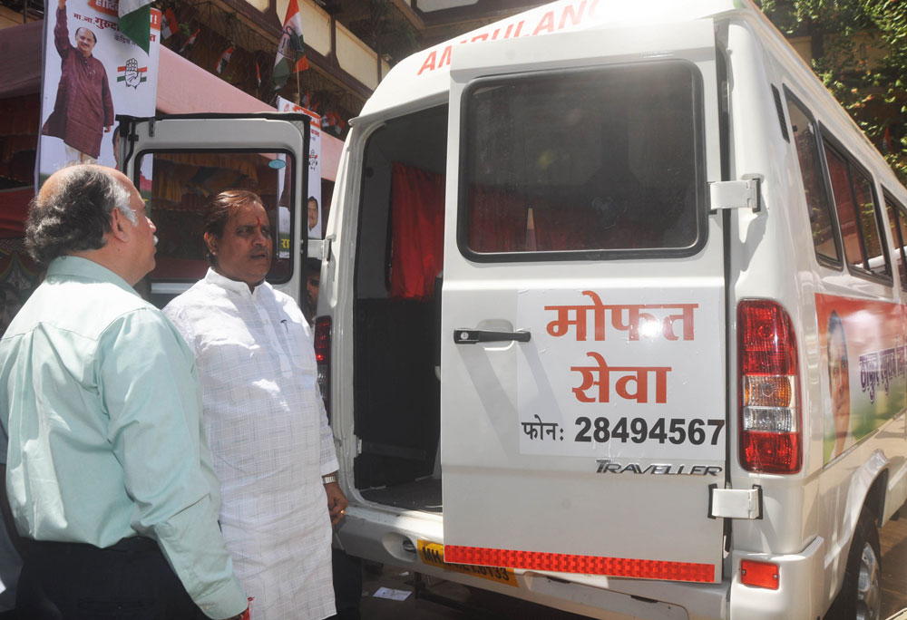 Mr. Gurudas Kamat, Union Minister of State for Home Affairs and Communications & Information Technology Inaugrates Free Medical Camp & Free Ambulance Service At Malad.