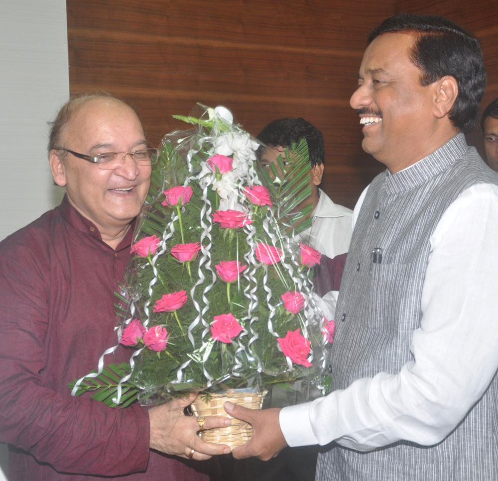 MINISTER SUNIL TATKARE FELICITATED BY EX.MIN.PRABHAKAR MORE.