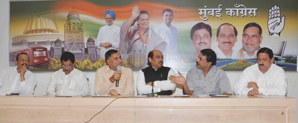 MAHARASHTRA PRADESH CONGRESS PRESIDENT MANIKRAO THAKRE PC AT GANDHI BHAVAN.