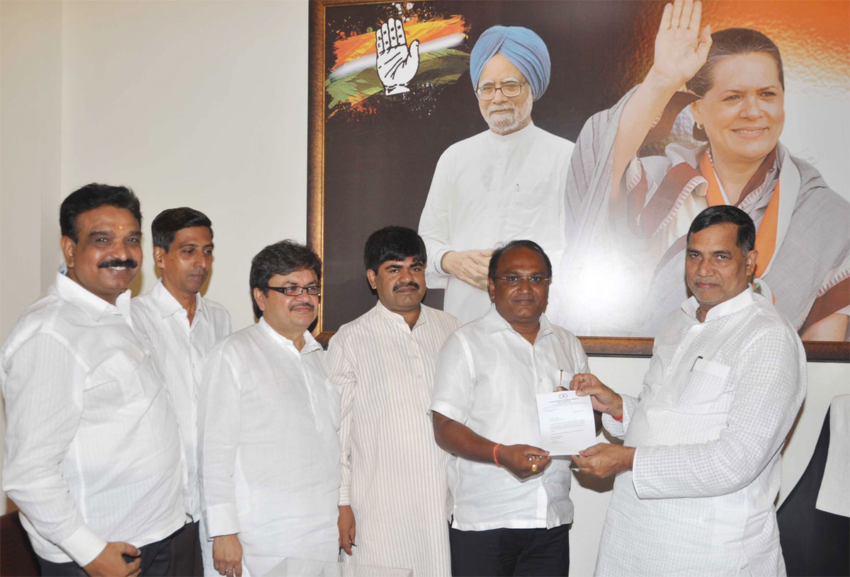 MRCC PRESIDENT KRIPASHANKAR SINGH AT MUMBAI CONGRESS RAJIV GANDHI BHAVAN.