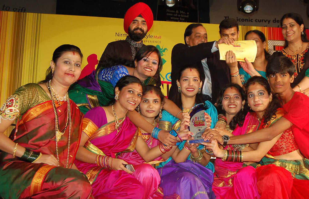 MINISTER NARAYAN RANE AND MLC CHARANSINGH SAPRA AT CLOSING CEREMONY OF MULUND FESTIVAL AT NIRMAL LIFE STYEL MULUND.