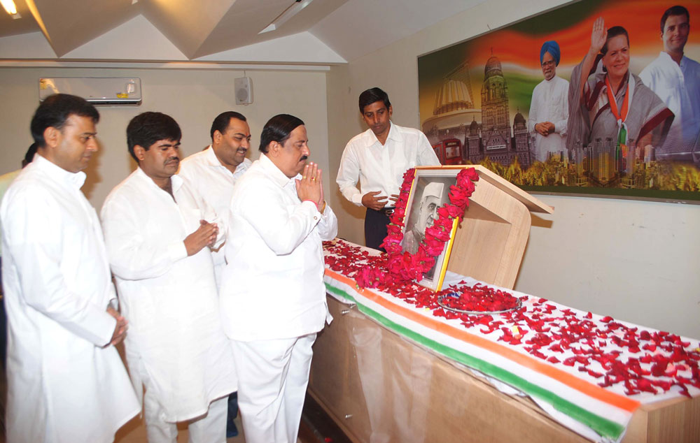 TODAY CHILDRENS DAY EX. PRIME MINISTER OF INDIA  PANDIT JAWAHARLAL NEHRU BIRTH ANNIVERSARY.