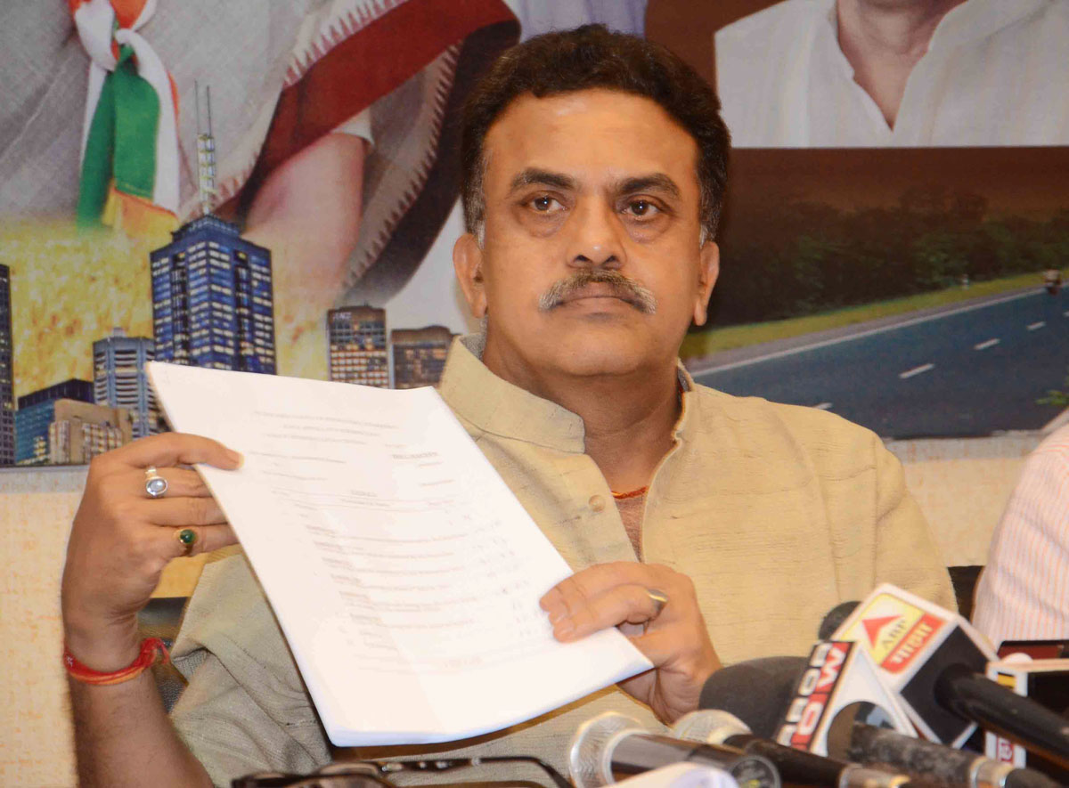 MRCC President Sanjay Nirupam Press Conference at Rajiv Gandhi Bhavan