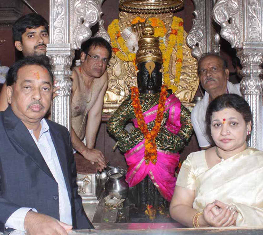 Minister Narayanrao Rane with Nilamtai Rane at Pandharpur Temple.