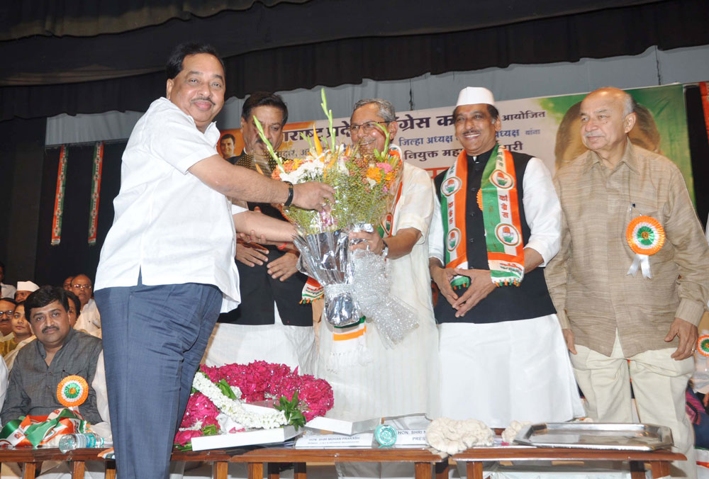 AICC GEN.SECRATARY & MP.MOHAN PRAKASH FELICITATED BY CHIEF MINISTER NARAYAN RANE AT Y.B.CHAVAN CENTRE.