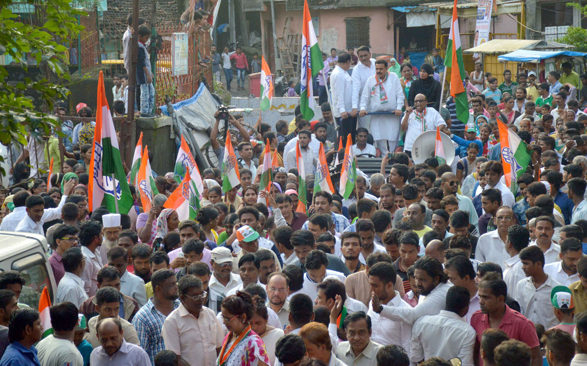 Mumbai Congress President Sanjay Nirupam Padyatra Protest Rally against Shivsen- BJP Govt.