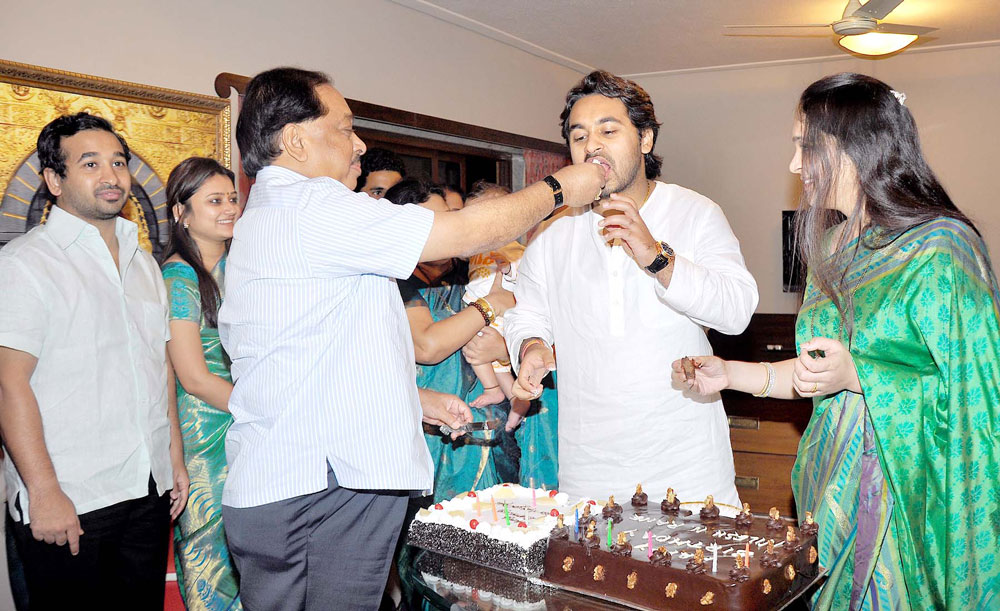 MP.NILESH NARAYANRAO RANE CELEBRATES BIRTHDAY WITH FAMILY