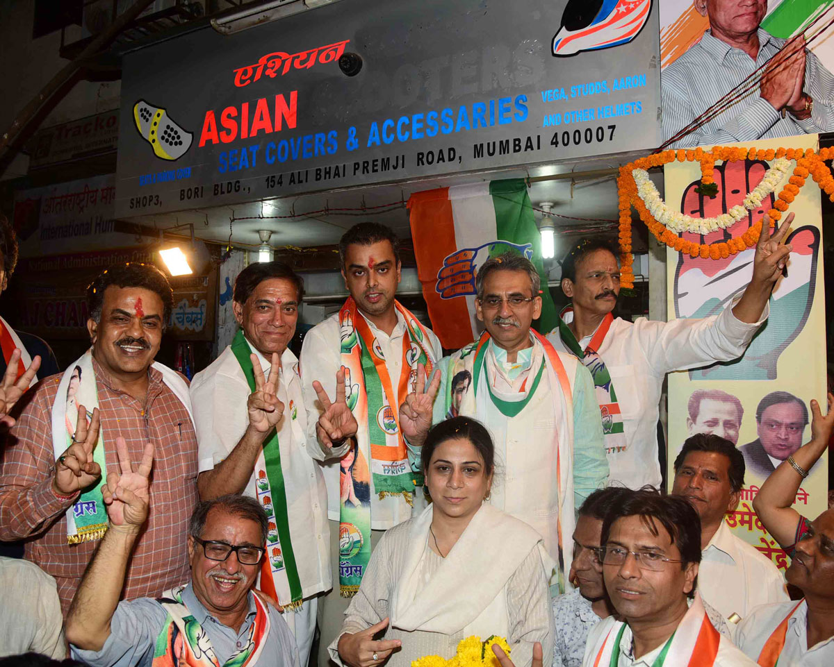 Mumbai Congress President Sanjay Nirupam & Ex.Min.& South Mumbai Congress Party Leader Milind Deora during Election Campaign & Candidates Election OffIce Inauguration In South Mumbai.