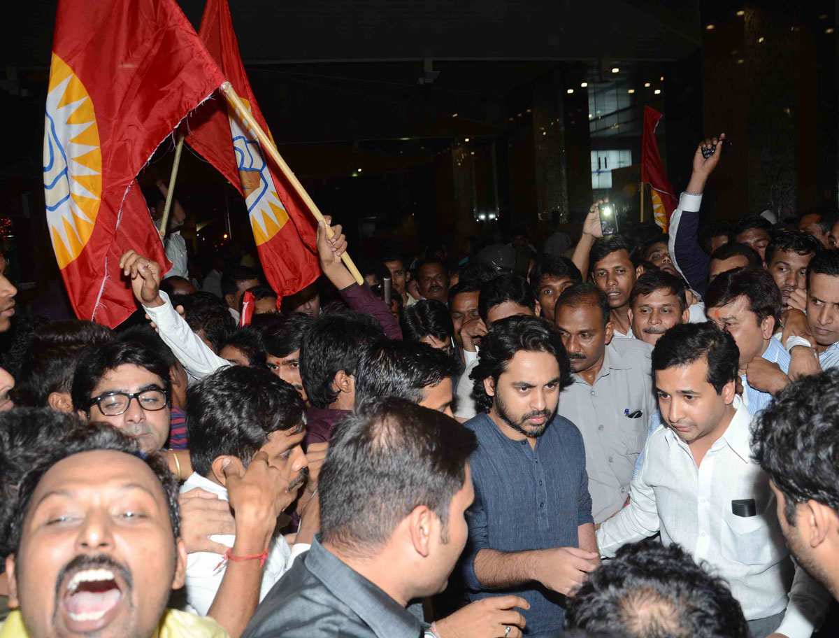 Swabhimaan Sanghatana President Nitesh Narayanrao Rane on arrival at Mumbai airport welcomed by Swabhimaani followers.