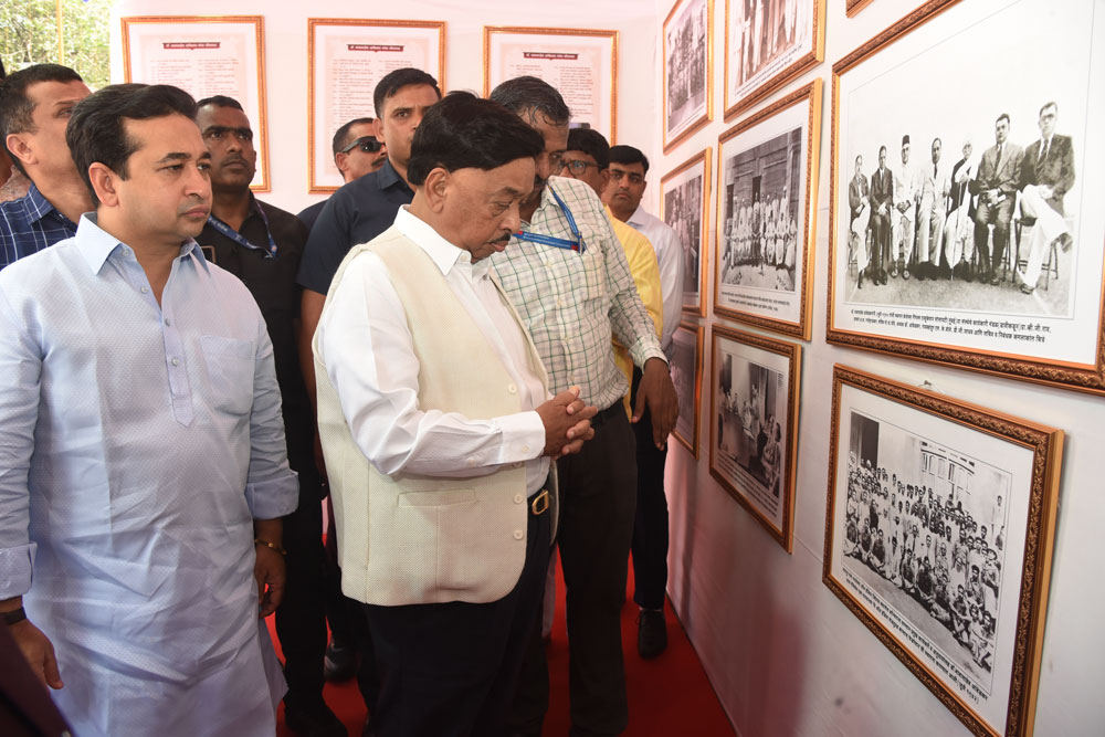 Leaders Paying Tribute to Bharatratna Mahamanav Dr. B.R. Ambedkar on 135th year Jayanti in Mumbai.