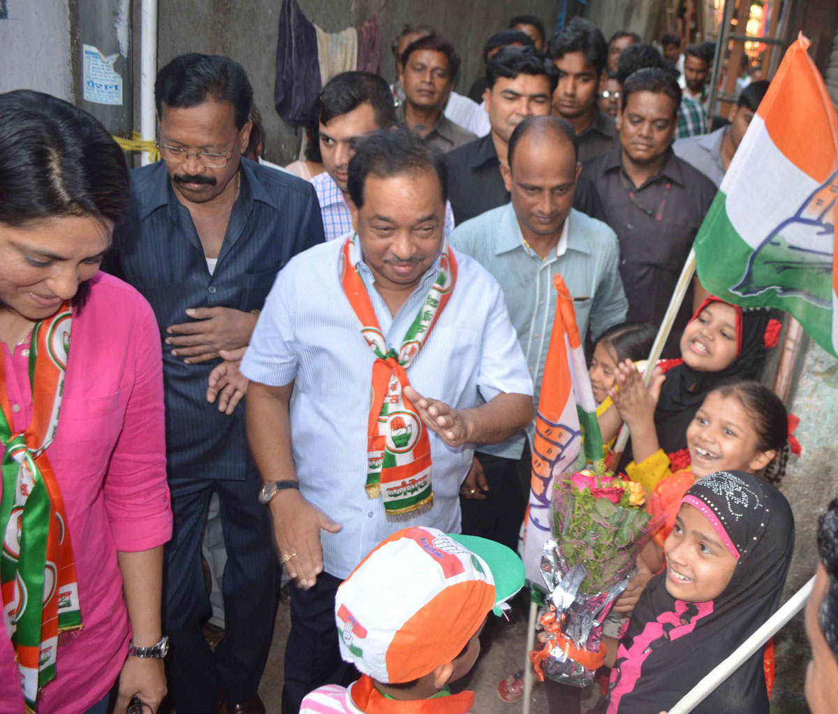 176-Bandra(E) Assembly Constituency Congress-NCP Candidate Narayanrao Rane Rally From Dawri Colony to Teacher Colony Kherwadi Bandra.