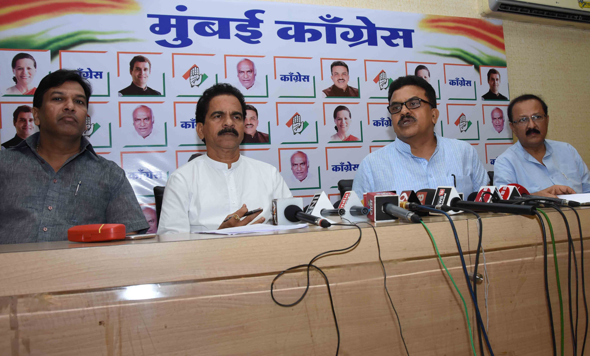 MRCC President Sanjay Nirupam Press Conference at Rajiv Gandhi Bhavan.