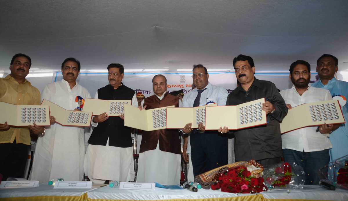 GOVERNOR K.SANKAR NARAYANAN & CHIEF MINISTER PRITHVIRAJ CHAVAN PAYING TRIBUTE TO BHARAT RATNA DR.BABASAHEB AMBEDKAR ON HIS BIRTH ANNIVERSARY AT CHAITYA BHOOMI DADAR.