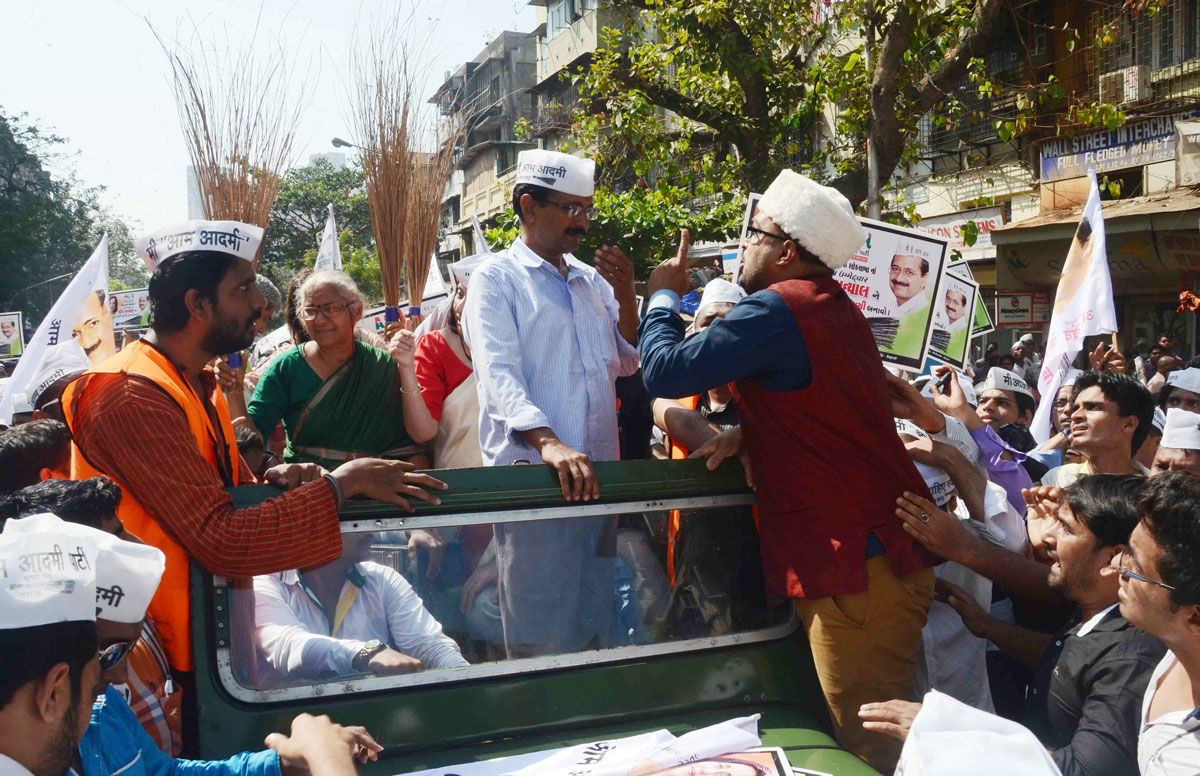Congress Leader Sayyed Furkan Protest against "AAP" Leader Arvind Kejriwal in Rally at Arab Galli Grand Road.