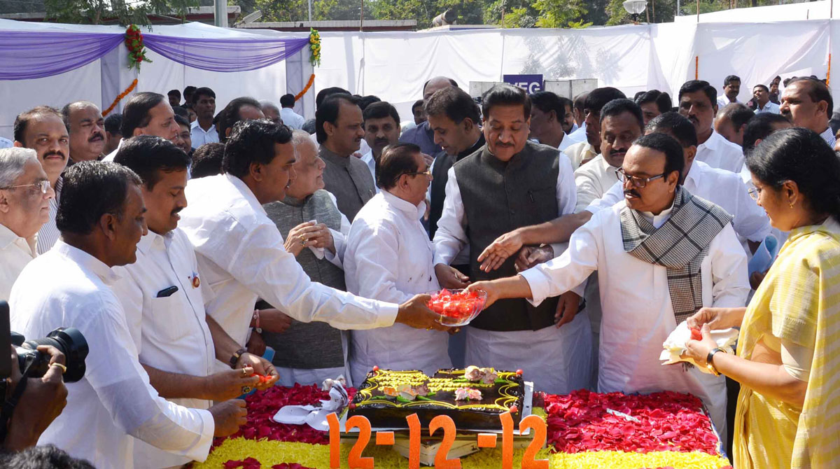 3rd DAY WINTER SESSION -NCP CHIEF & UNION MINISTER SHARAD PAWAR BIRTHDAY CELEBRATION AT NAGPUR VIDHAN BHAVAN