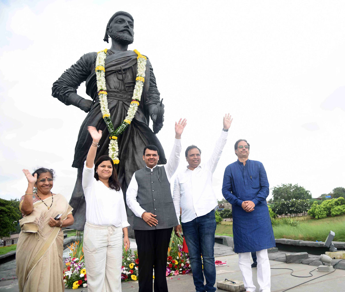 INDIA First Tiranga Yatra (Tiranga Motor Cycle Rally) Organized by MP Poonam Mahajan in Chief Presence of Hon'ble Chief Minister Devendra Fadnavis from GVK Chhatrapati Shivaji Maharaj Statue to Bandra-Worli Sea Link.