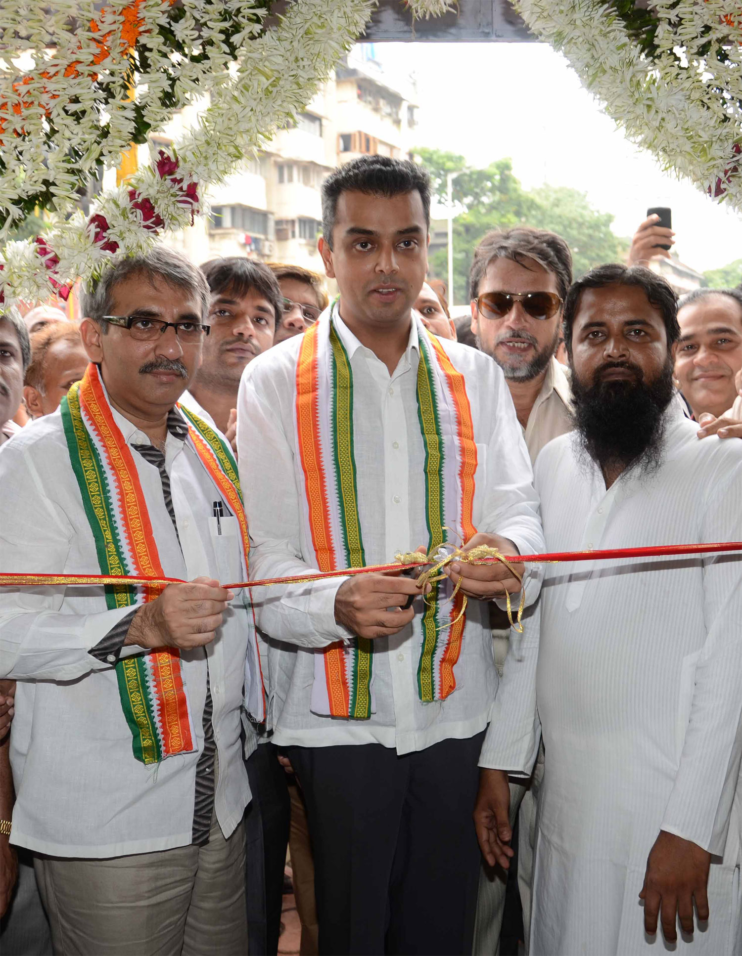 UNION MINISTER MILIND DEORA & MLA AMIN PATEL AT NAGPADA.