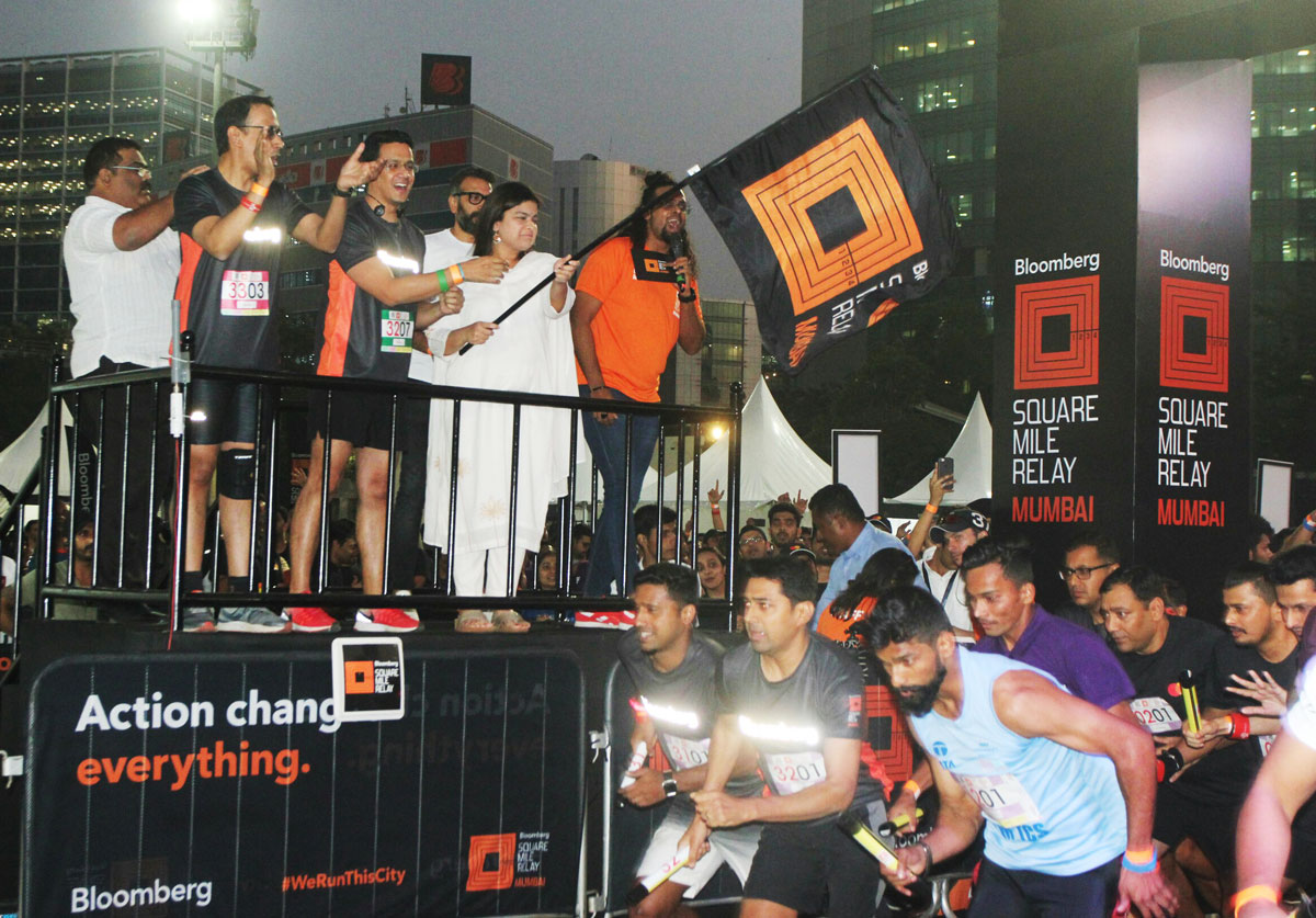 MP Poonam Mahajan Flaging Off Square Mile Relay at BKC Bamdra.