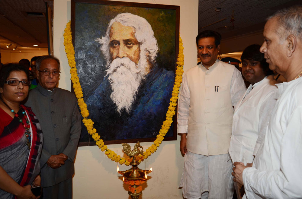 CENTRAL MINISTER PRANAB MUKHERJI & CHIEF MINISTER PRITHVIRAJ CHAVAN TO INAUGRATES AN EXHIBHITION OF PAINTING & PHOTOGRAPHY AT RAVINDRA NATYA MANDIR.