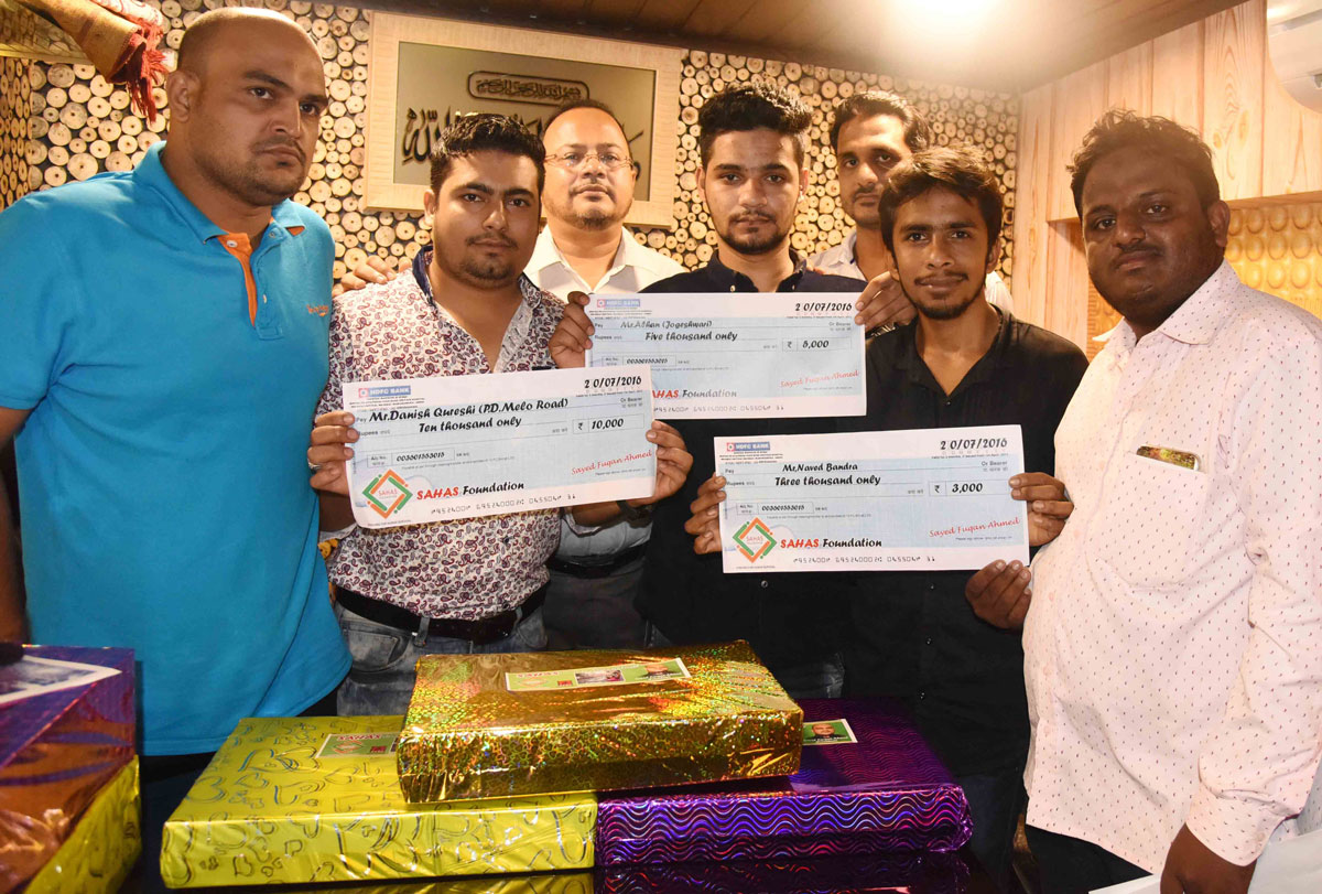 SAHAS Foundation Org. Selfie with Khadda Price Distribution.