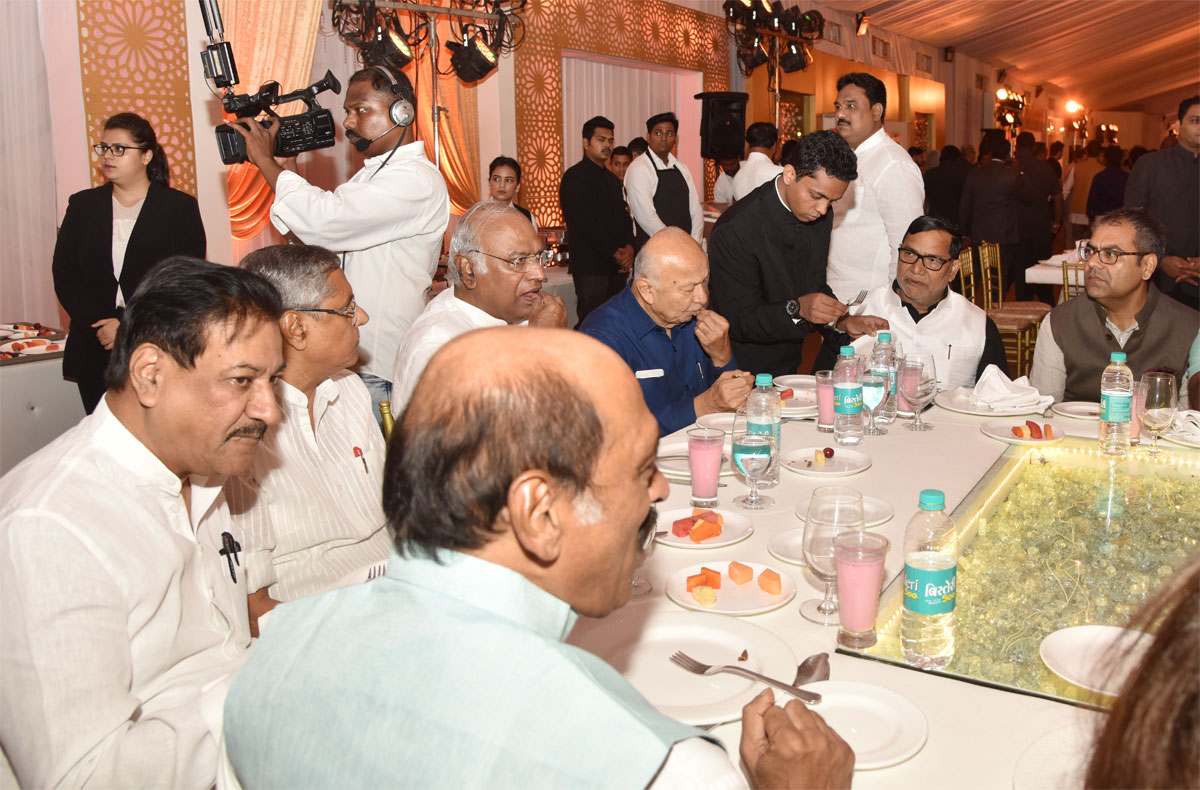 Ramzan Roza Iftaar Party organised by Baba Siddique at Taj Land on occasion Respected Dignitaries.