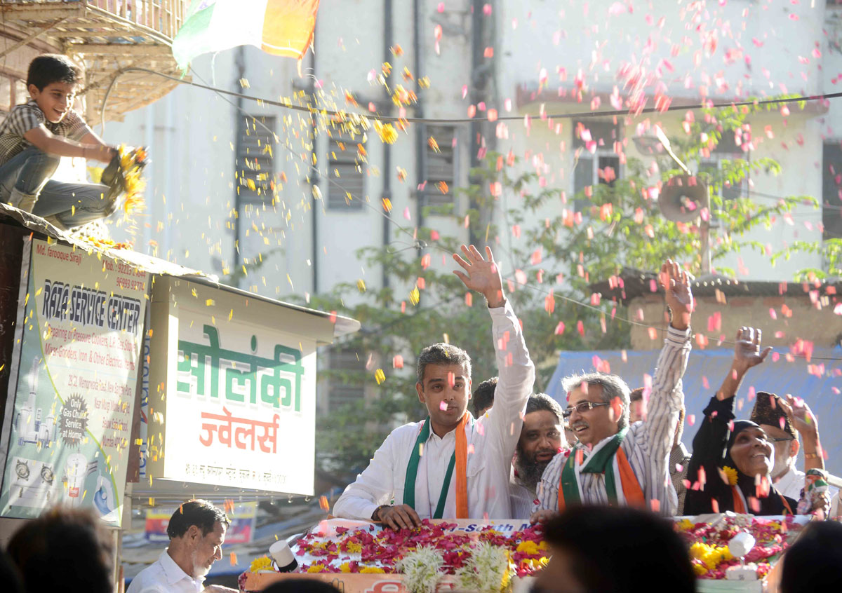 South Mumbai Congress/NCP/PRP (Kawade) Republican Party of India(Democratic)Alliance MP.Candidate Milind Deora Election Campaign Rally in South Mumbai Parliamentary Constituency at Mandvi Area.
