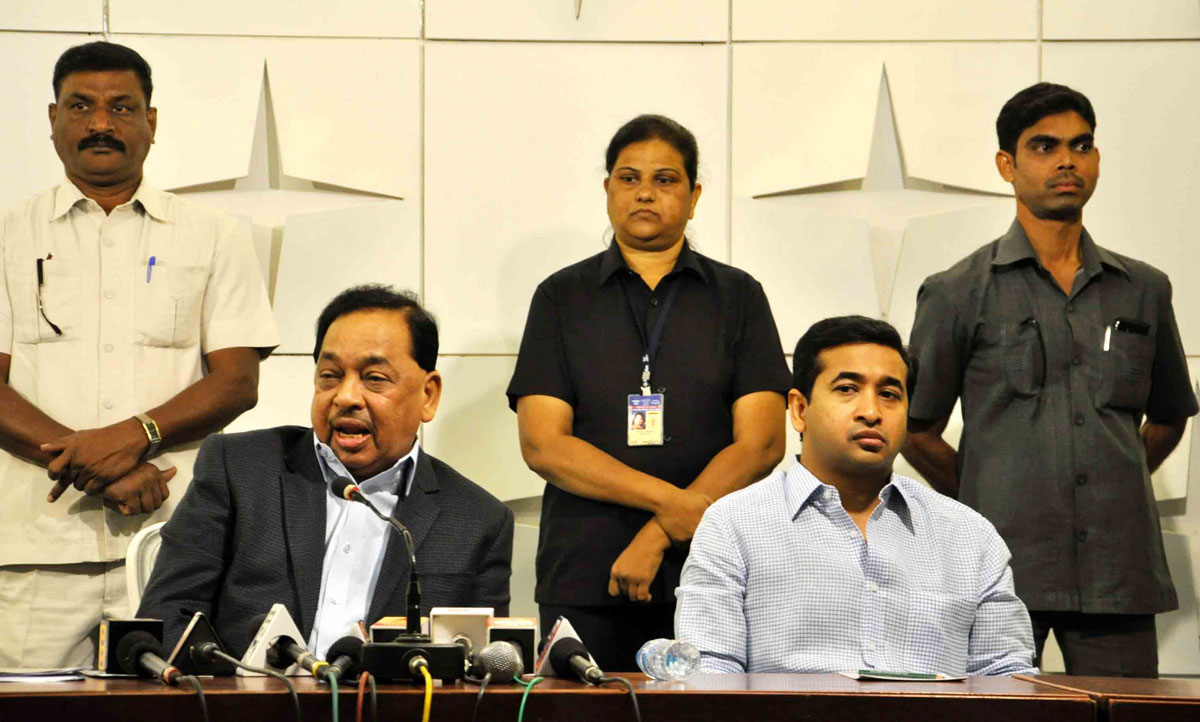 Congress Leader Narayanrao Rane Press Confrence at Nagpur Sapphire Hall Hotel Centre Point.