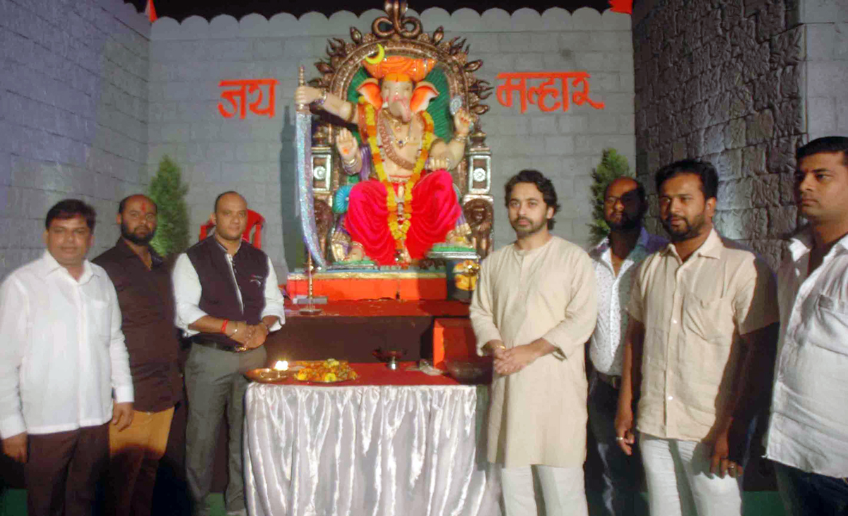 Ex.MP Dr.Nilesh Narayanrao Rane visit Kharghar Navi Mumbai Ganesh Mandal.