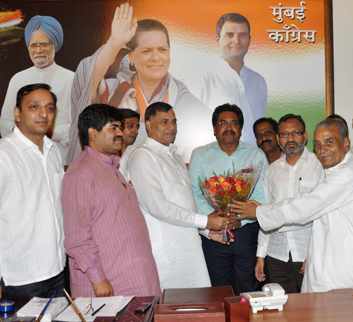 MRCC PRESIDENT & MLA KRIPASHANKAR SINGH AT RAJIV GANDHI BHAVAN.