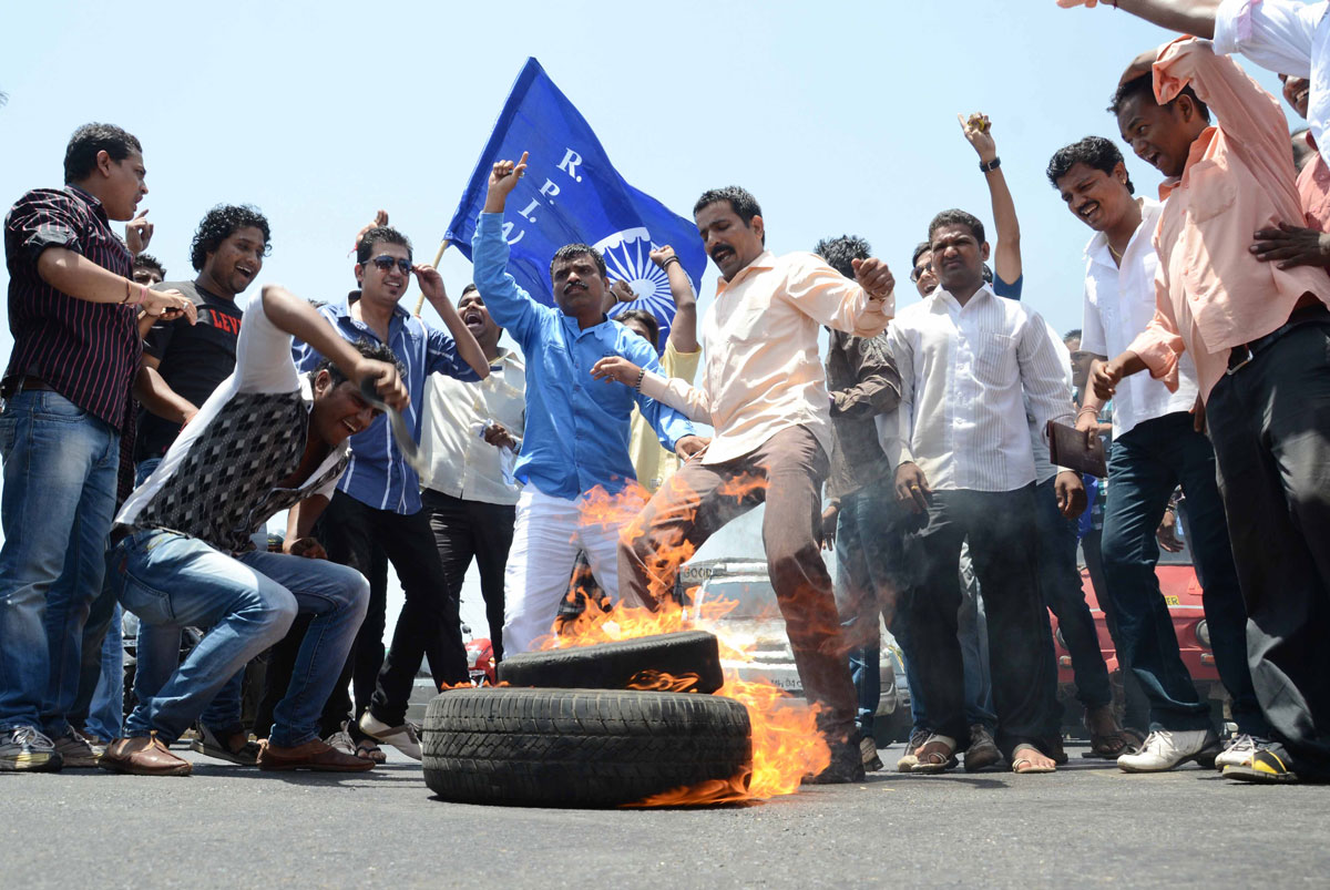 RASTA ROKO AT MULUND BY RPI PARTY WORKERS.